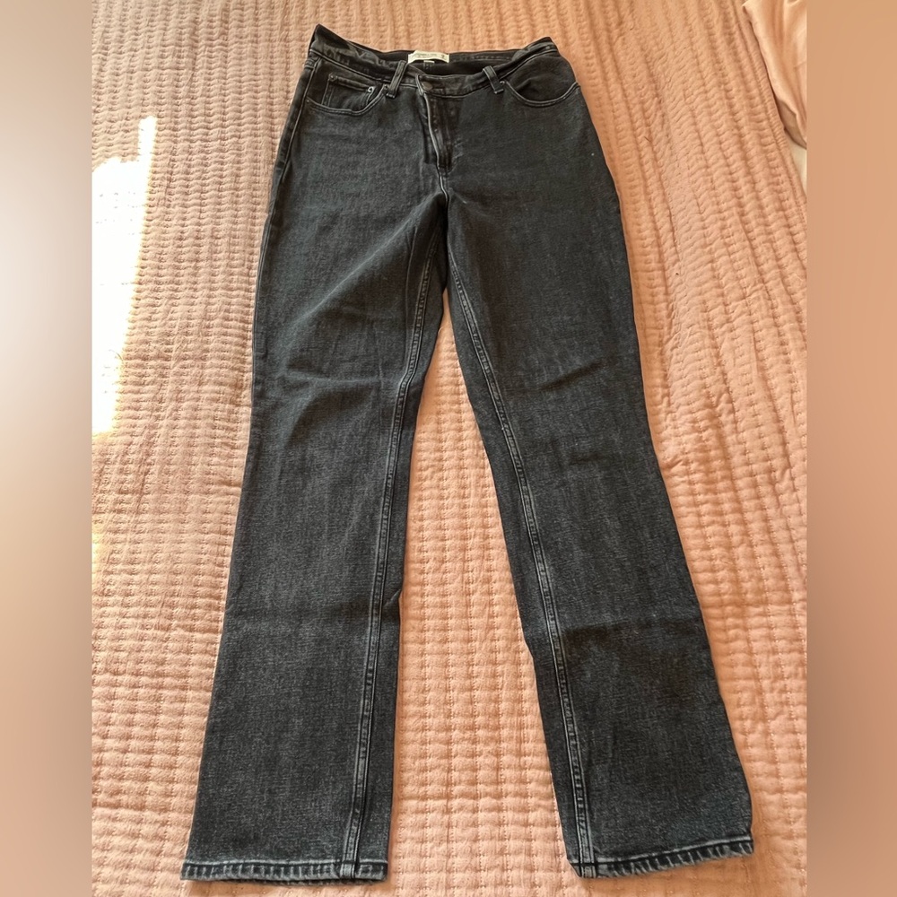 Abercrombie & Fitch Curve Love The 90s Slim Straight Ultra High Rise